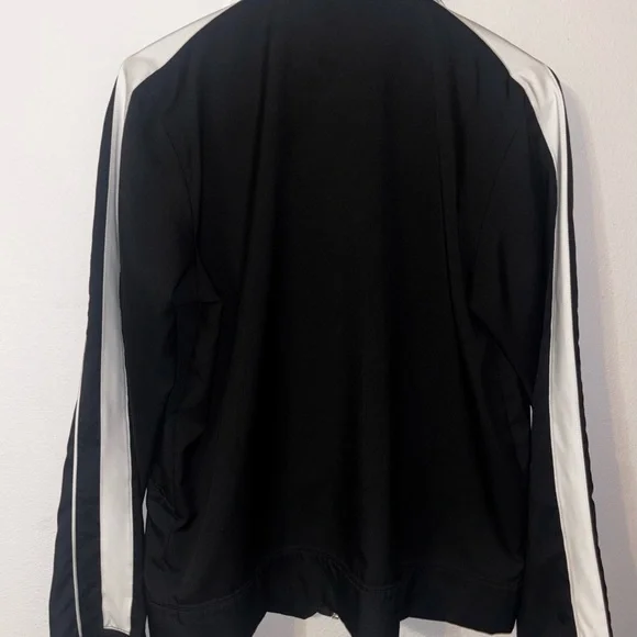 Nike Black Fit Dry Jacket - Picture 2 of 3